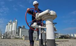 العراق يسعى لزيادة حصته النفطية بأوبك وإيرادات متوقعة تبلغ 10 مليارات دولار سنوياً